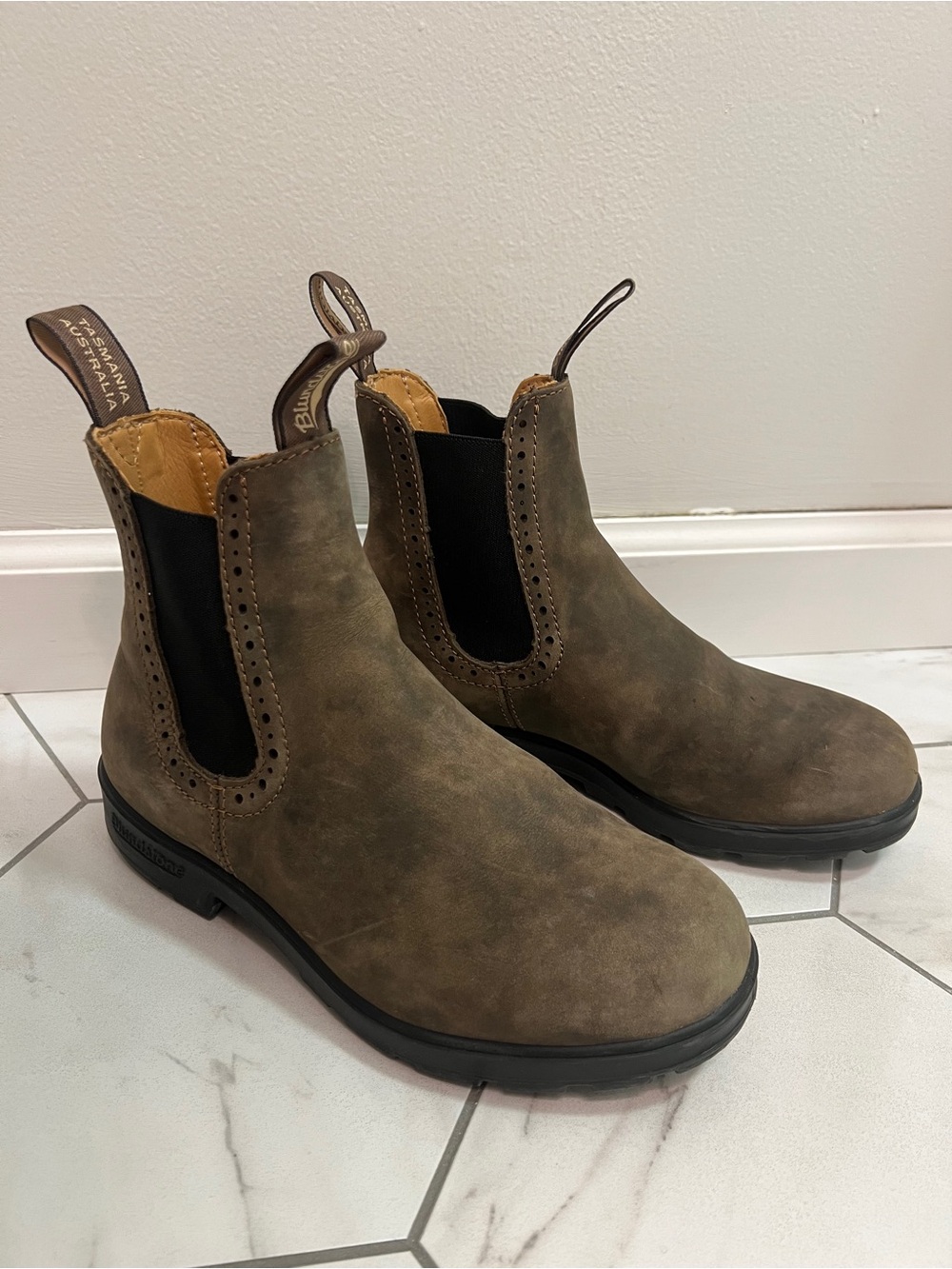 Blundstone High-Top 1351 Rustic Brown Chelsea Boot Size 7 Women's